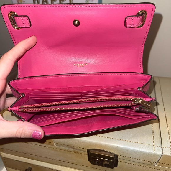 Coach Croc Swagger Wallet in Croc Embossed Leather Dahlia - Picture 2 of 3